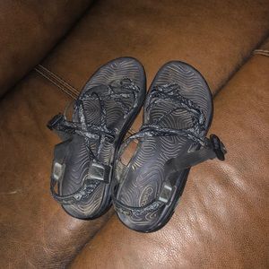 Women’s size 8 chacos!